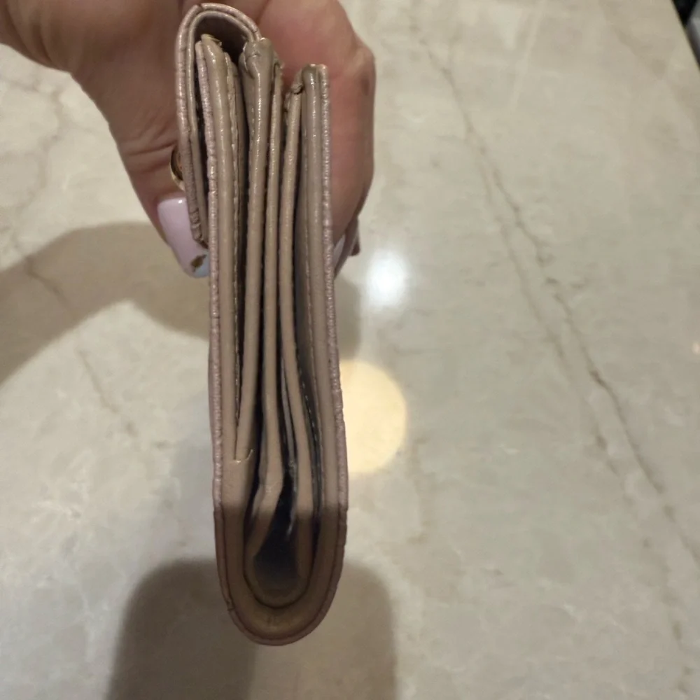 Salvatore Ferragamo Gancini leather beautiful dust rose wallet in chain  in EUC - Picture 13 of 16